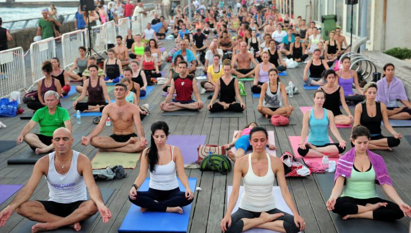 יוגה בנמל תל אביב -עינת גור אריה
